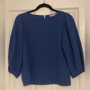 NWT Green Envelope Size M Top